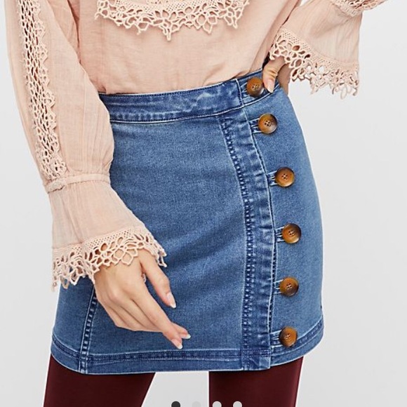 Free People Dresses & Skirts - Free People Little Daisies Mini Skirt